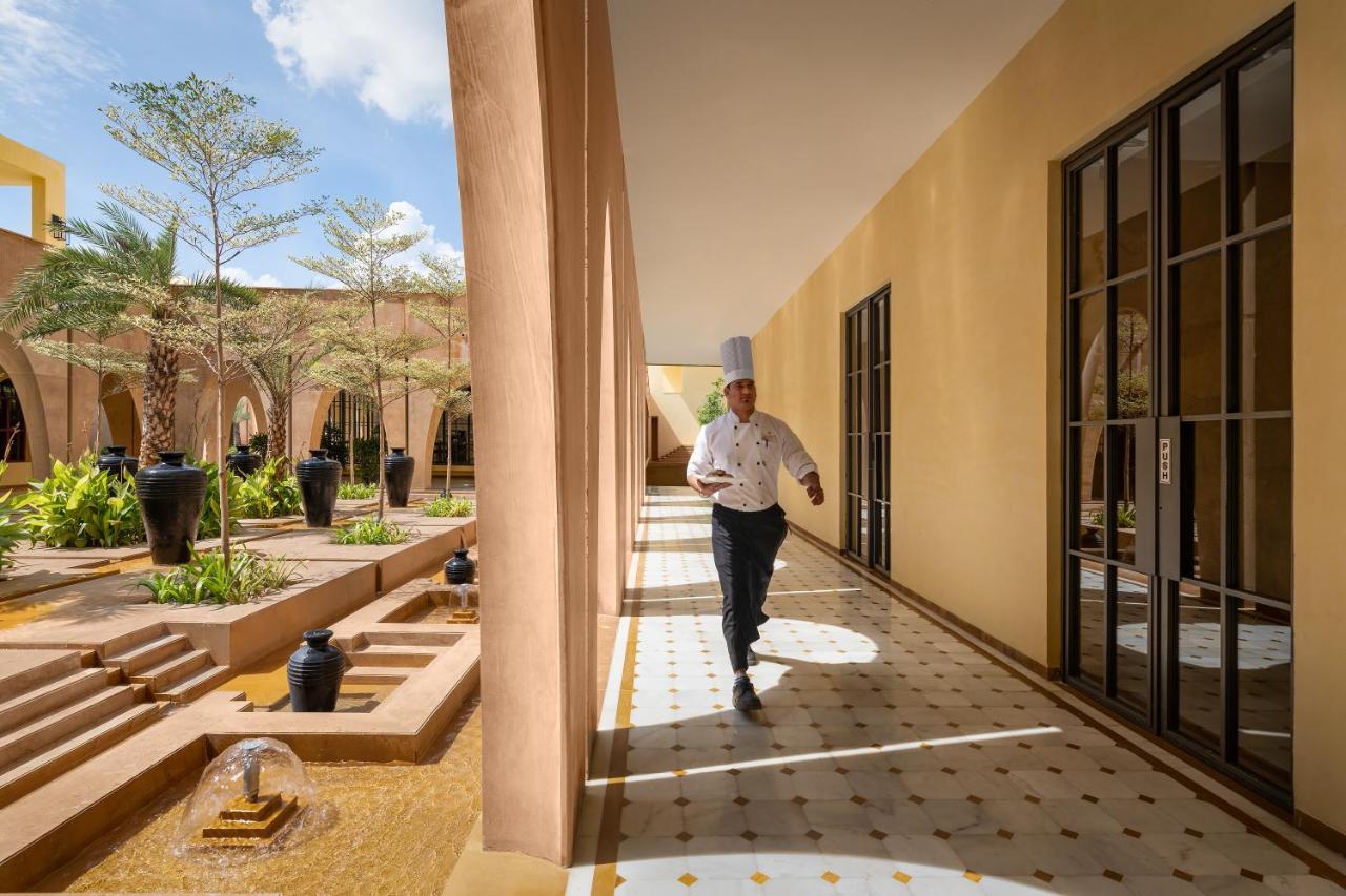 Time Square Club, Resort&Spa Bhuj Exterior foto